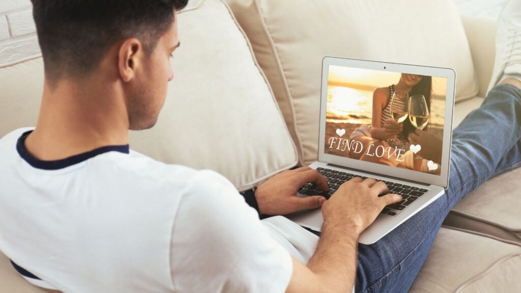 Dating in the Digital Age: Key Etiquette and Safety Tips