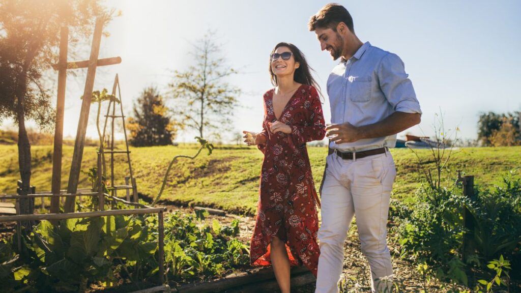 Relationship Red Flags: Top 7 Signs It's Time to Reevaluate Your Partner 2 Relationship Red Flags: Top 7 Signs It's Time to Reevaluate Your Partner