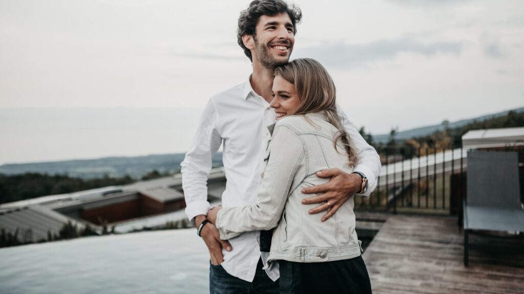 Couple embracing, a sign of a healthy relationship